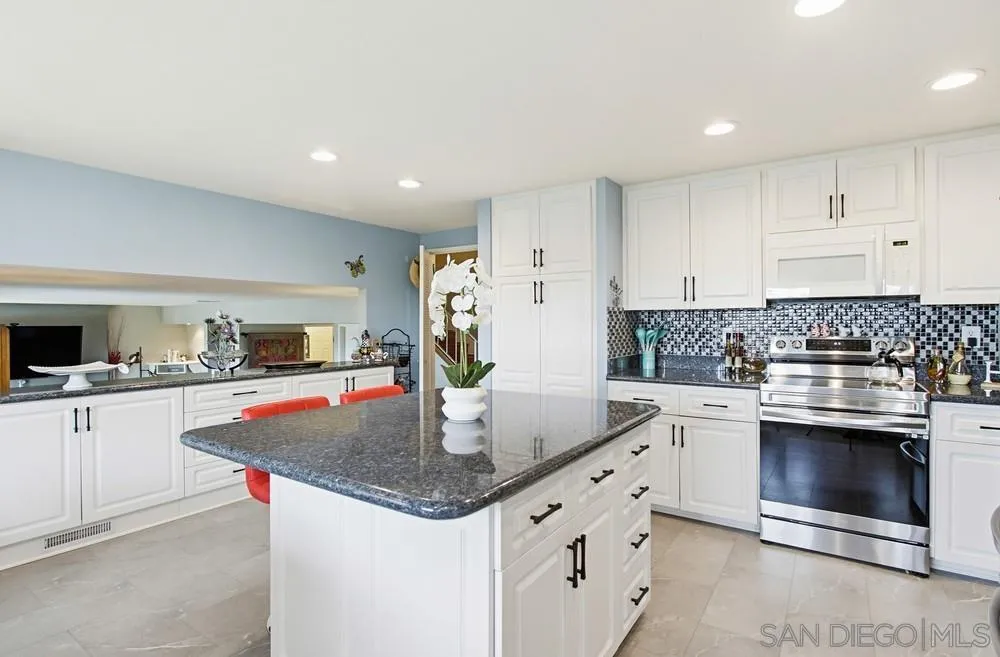 7832 Forrestal Road San Diego, CA 92120 - Photo 8 of 64 Kitchen