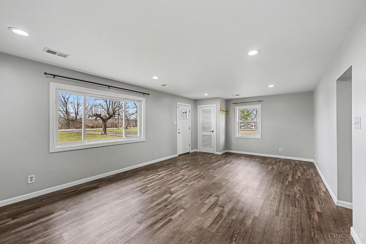4650 Shaker Road Franklin, OH 45005 - Photo 9 of 26 Gallery Image 9