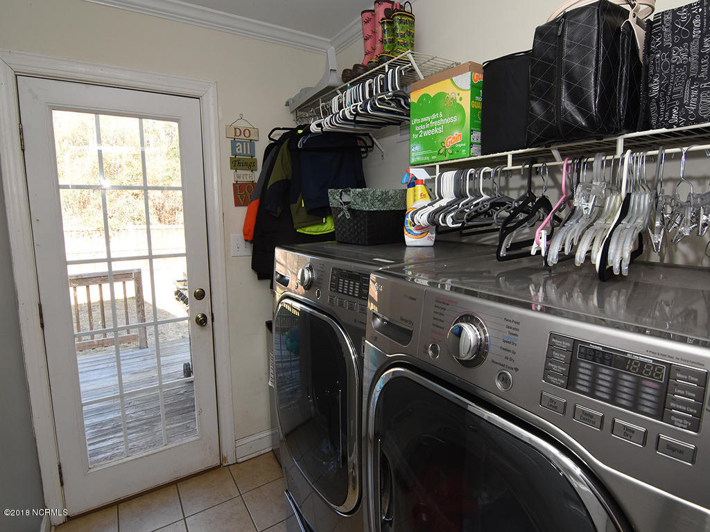 24 Cedar Road Southport, NC 28461 - Photo 12 of 22 Laundry