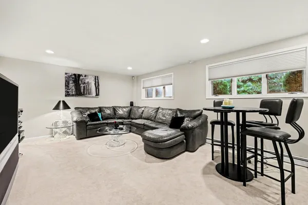 $525,000 | 17797 West Pleasant Lake Road, Manchester, MI 48158
