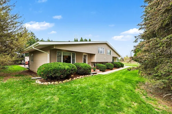 $525,000 | 17797 West Pleasant Lake Road, Manchester, MI 48158