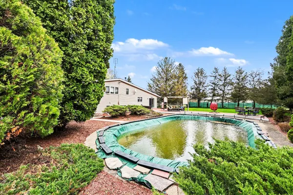 $525,000 | 17797 West Pleasant Lake Road, Manchester, MI 48158