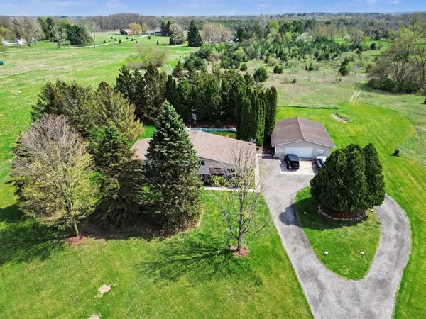 $525,000 | 17797 West Pleasant Lake Road, Manchester, MI 48158