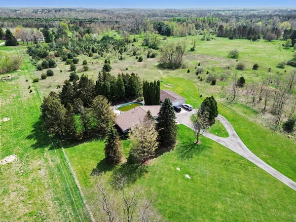 $525,000 | 17797 West Pleasant Lake Road, Manchester, MI 48158