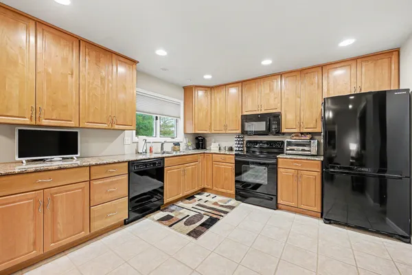 $525,000 | 17797 West Pleasant Lake Road, Manchester, MI 48158