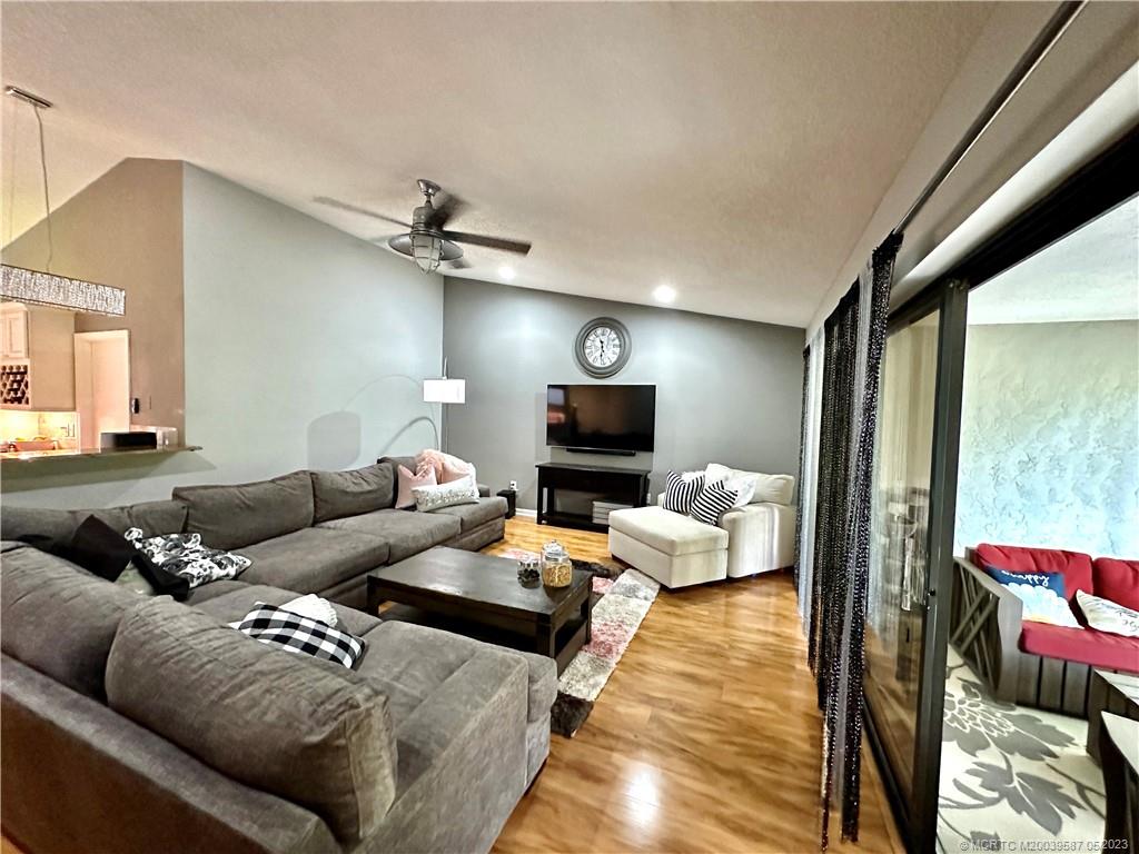 5036 Pine Drive Boynton Beach, FL 33437 - Photo 5 of 27