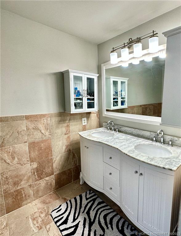 5036 Pine Drive Boynton Beach, FL 33437 - Photo 10 of 27