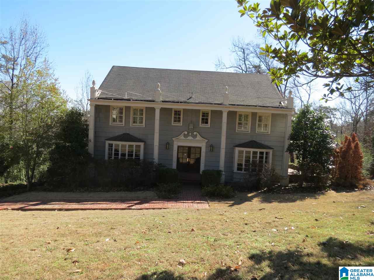 3137 Woodridge Road North Birmingham, AL 35223 - Photo 4 of 38