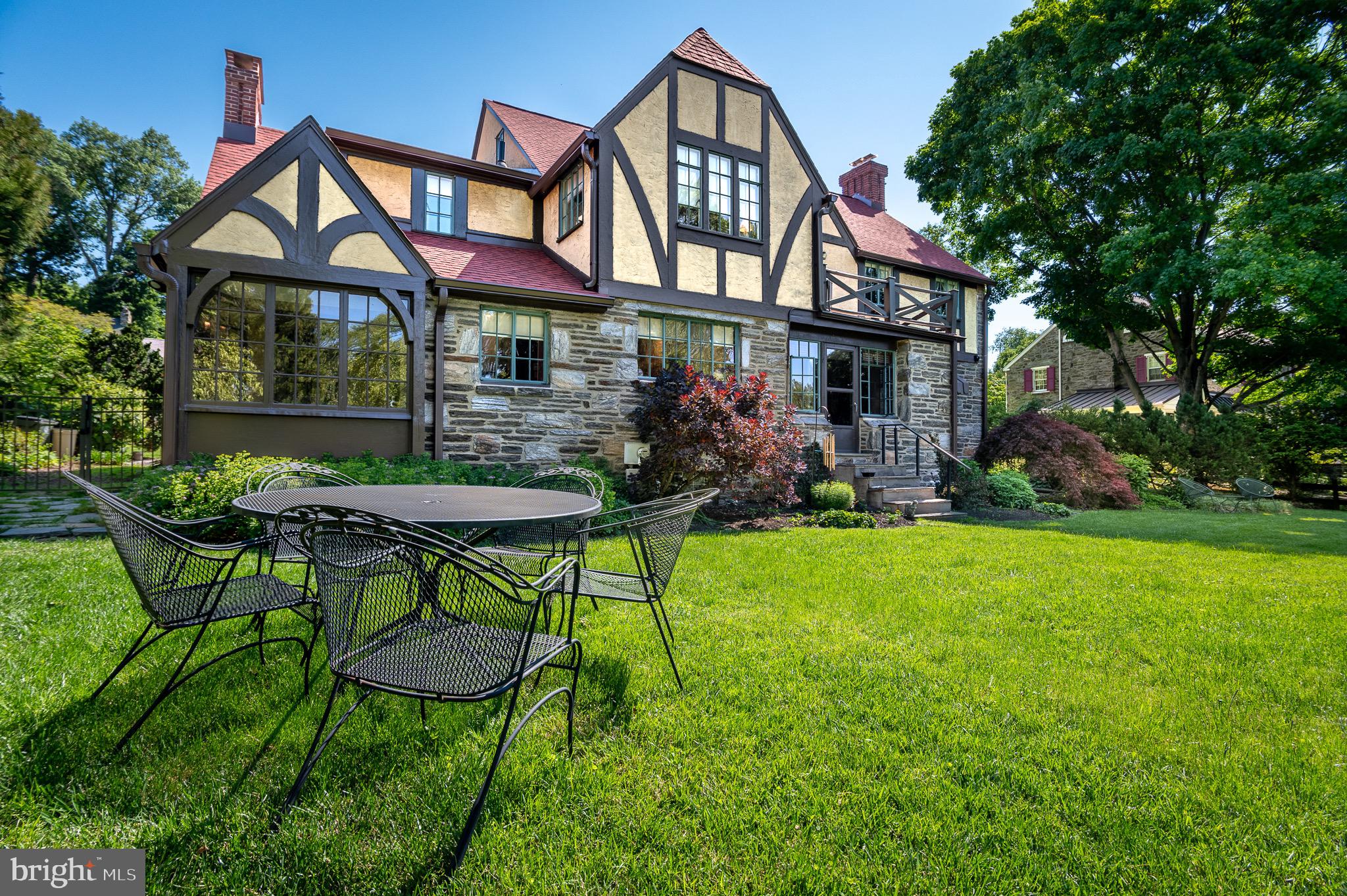 105 Stratford Road Wallingford, PA 19086 - Photo 7 of 40 Private Oasis