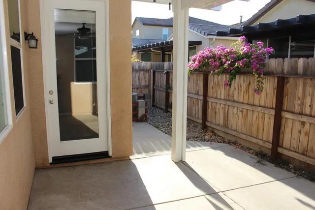 $2,295 | 3879 Mecca Avenue, Clovis, CA 93619