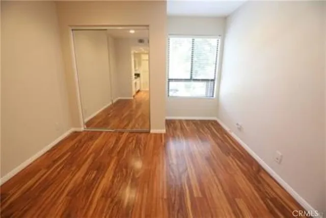 $2,350 | 22100 Burbank Boulevard, Woodland Hills, CA 91367