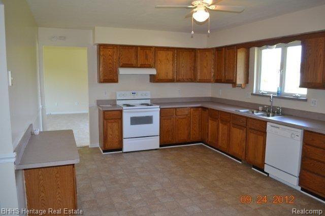 7751 Hemingway Road Howell, MI 48855 - Photo 13 of 25 Kitchen