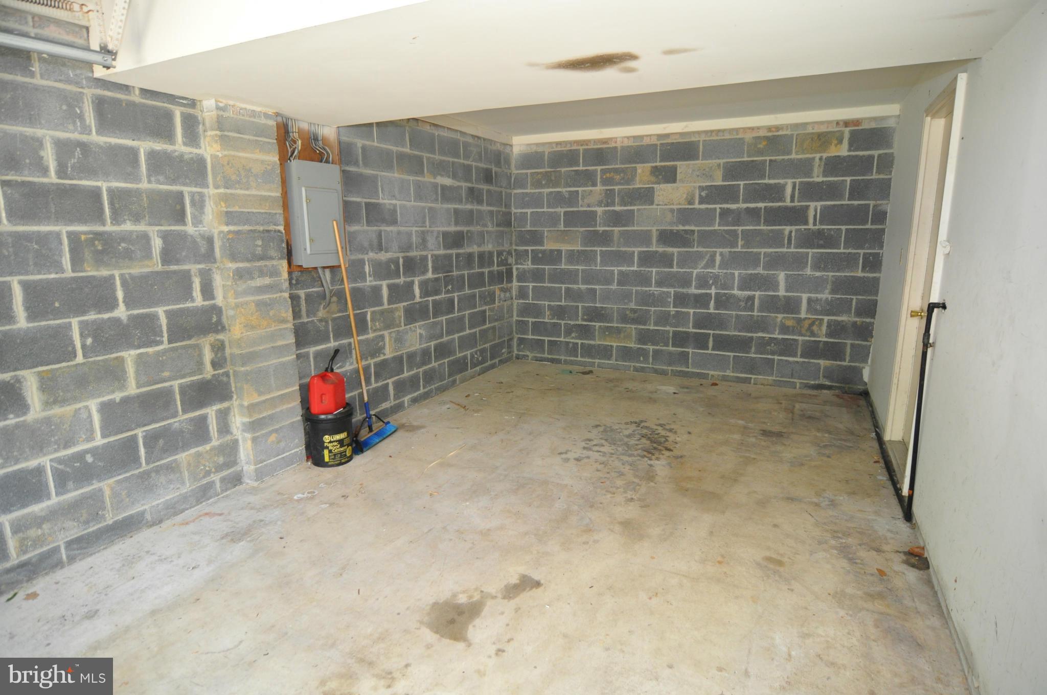 6851 Southfield Road Fort Washington, MD 20744 - Photo 22 of 22 Garage