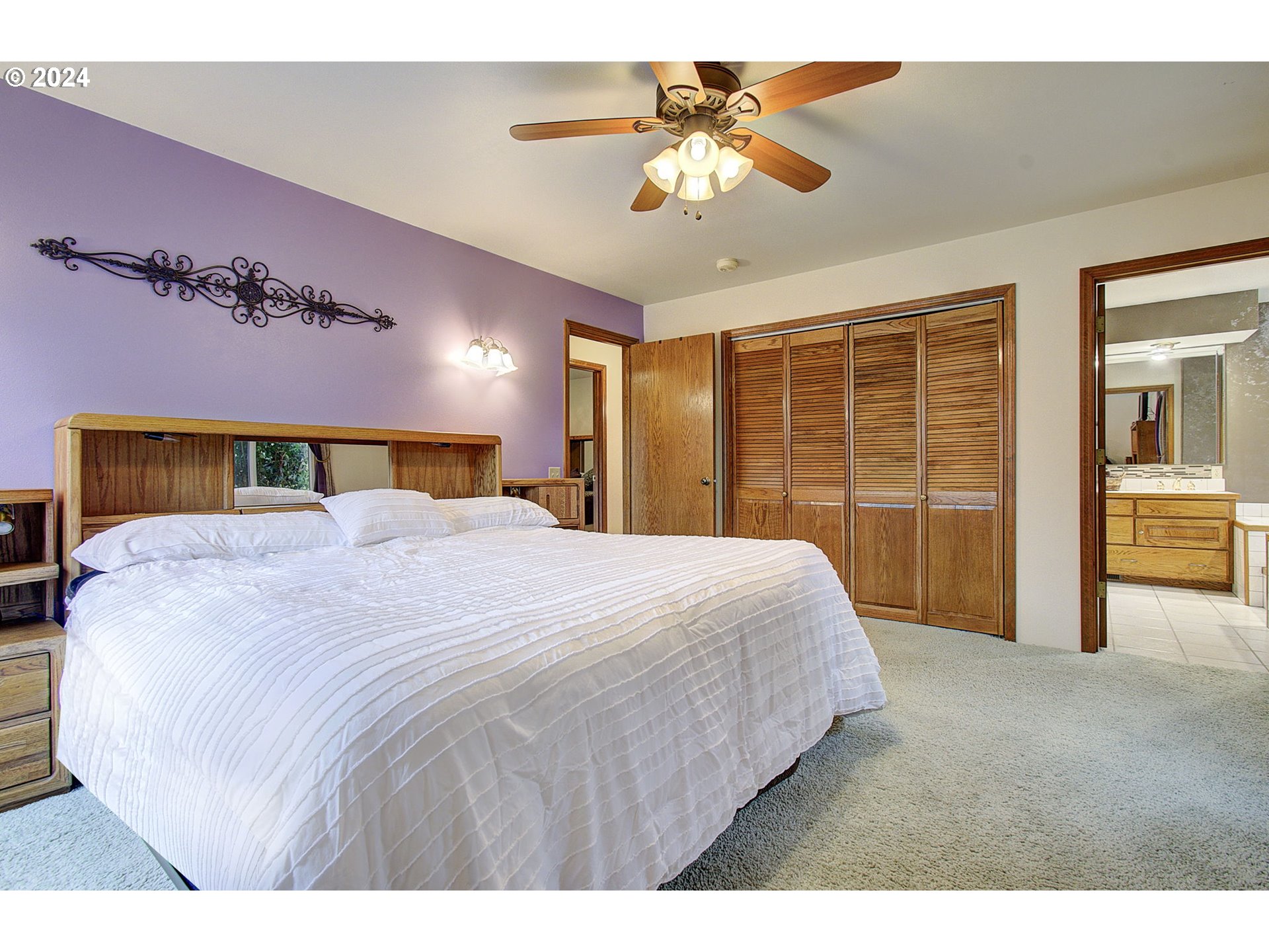 162 Southwest Peck Road White Salmon, WA 98672 - Photo 14 of 36 Primary Bedroom