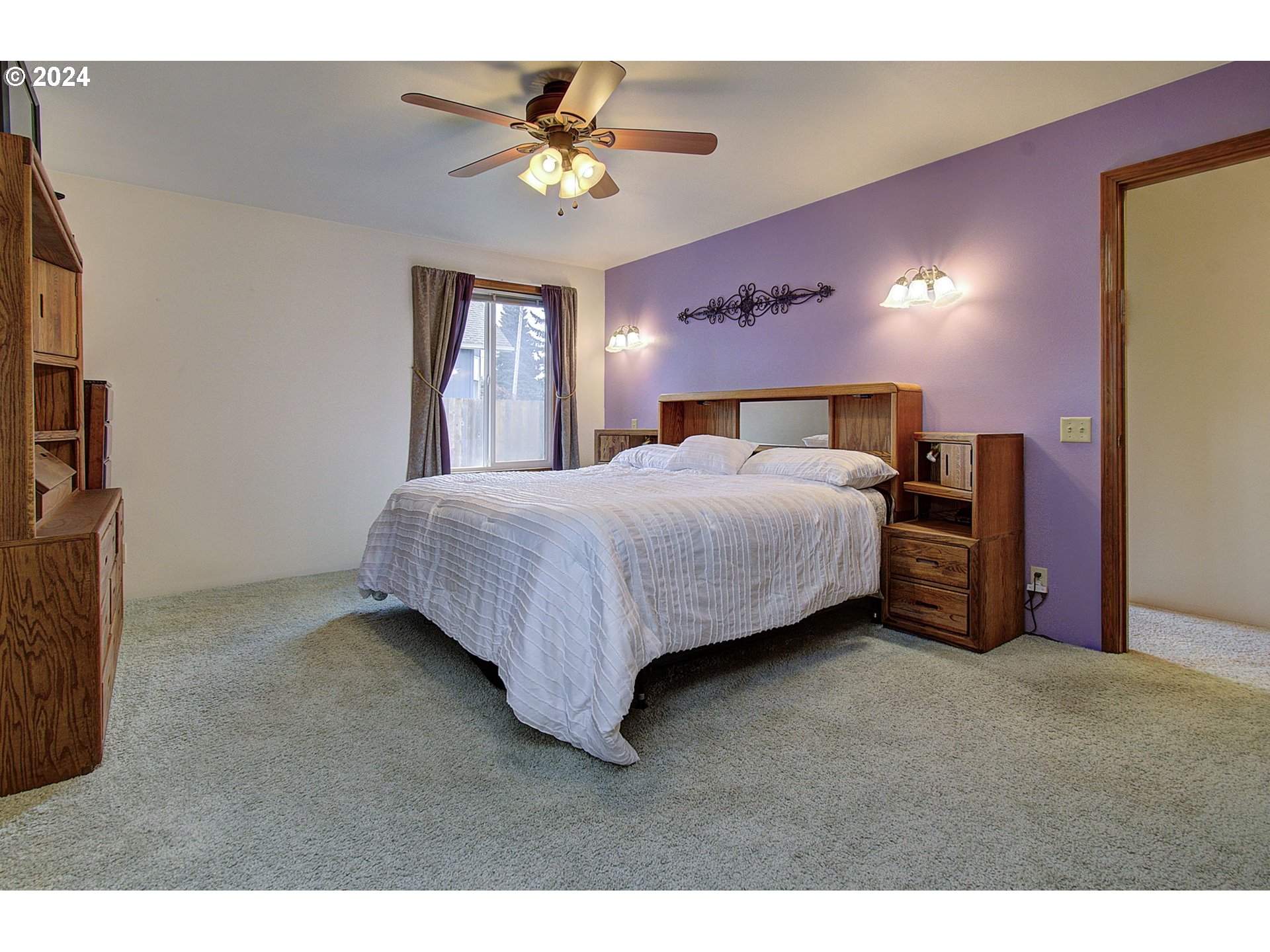 162 Southwest Peck Road White Salmon, WA 98672 - Photo 15 of 36 Primary Bedroom