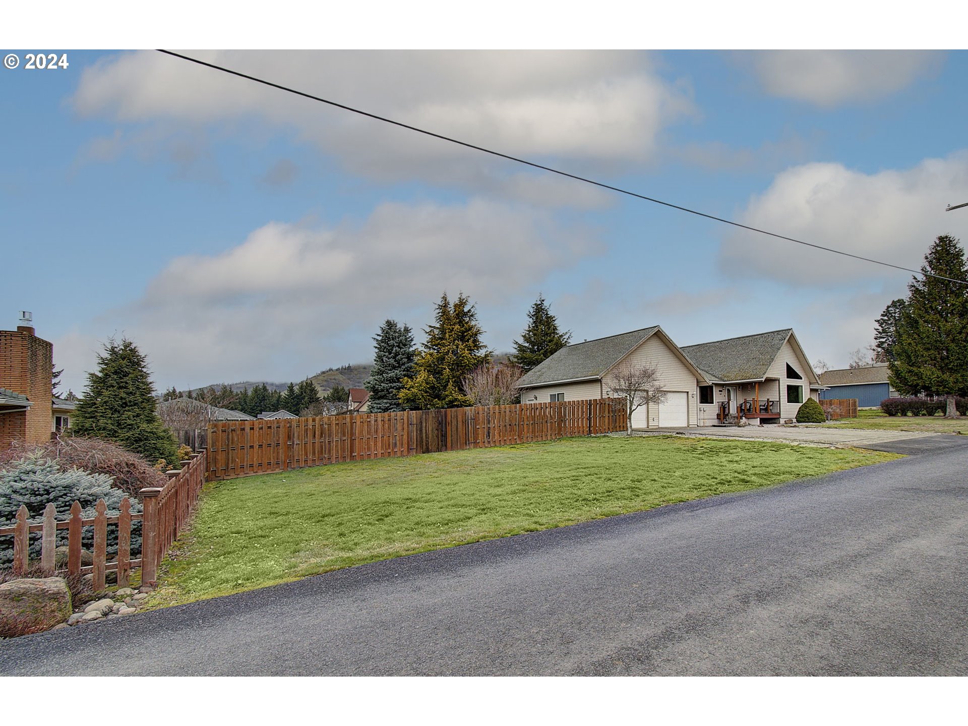 162 Southwest Peck Road White Salmon, WA 98672 - Photo 35 of 36 Gallery Image 35