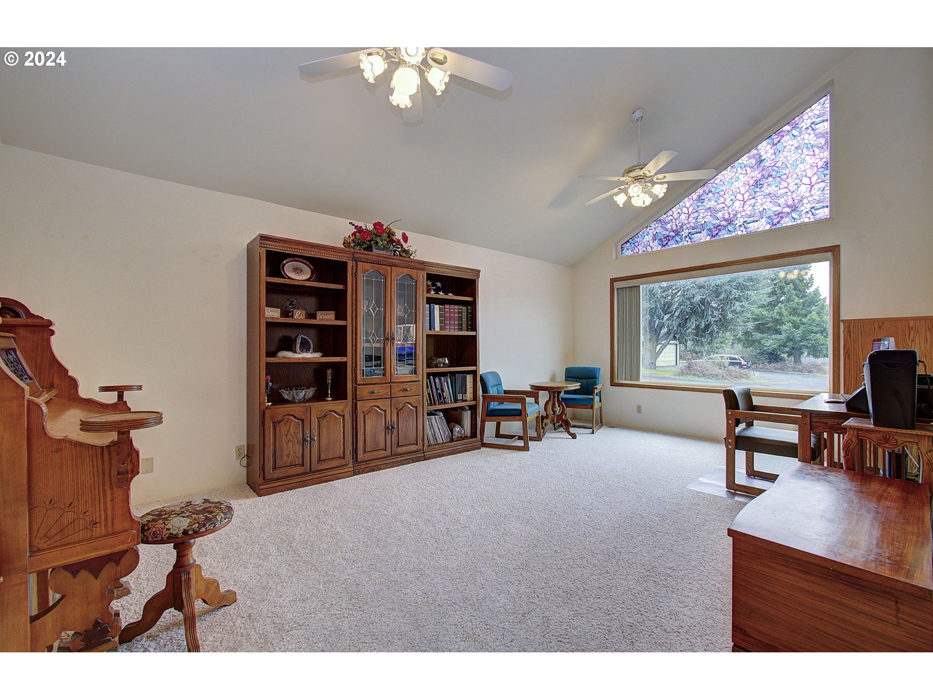 162 Southwest Peck Road White Salmon, WA 98672 - Photo 7 of 36 Gallery Image 7