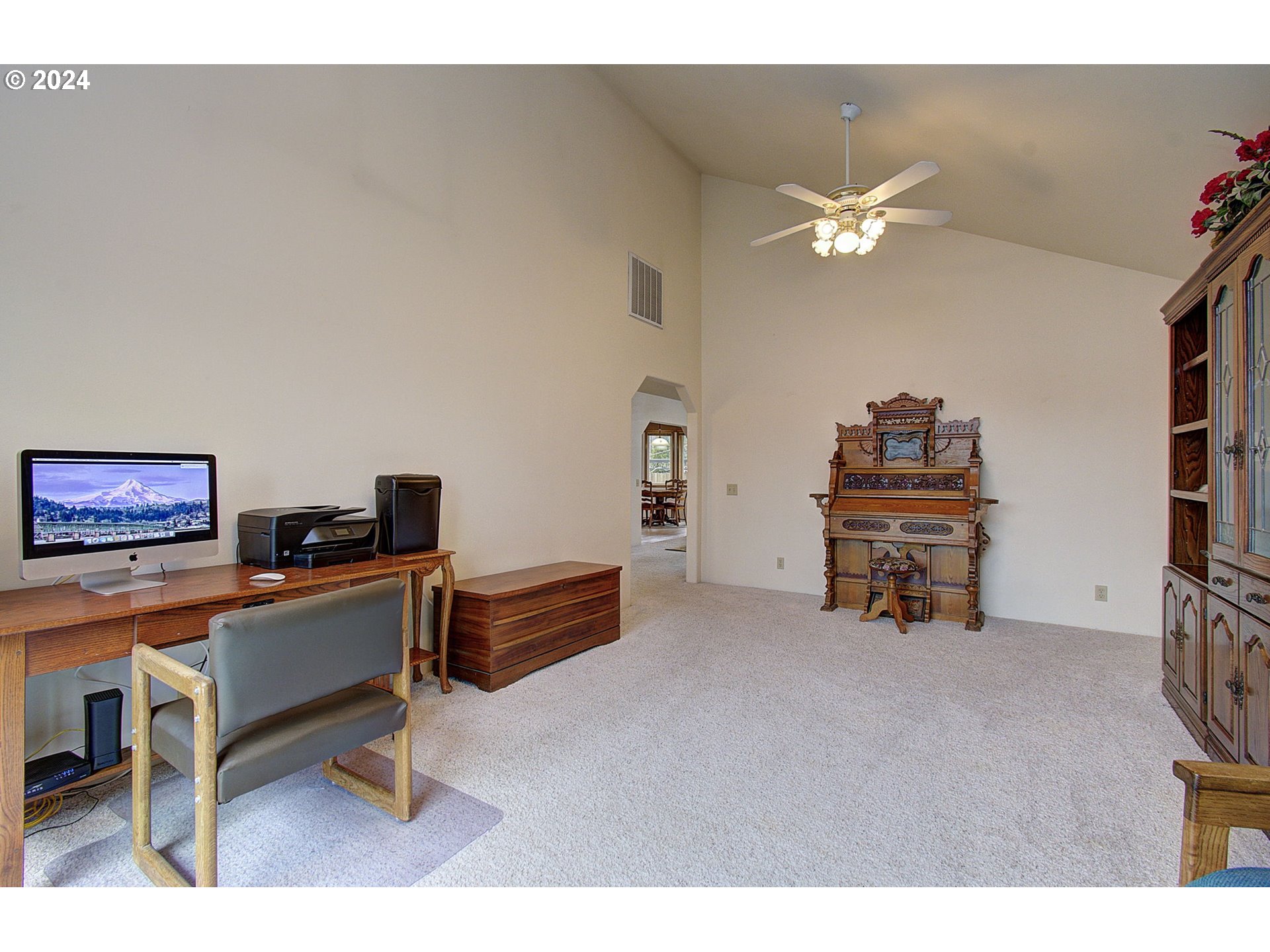 162 Southwest Peck Road White Salmon, WA 98672 - Photo 8 of 36 Gallery Image 8
