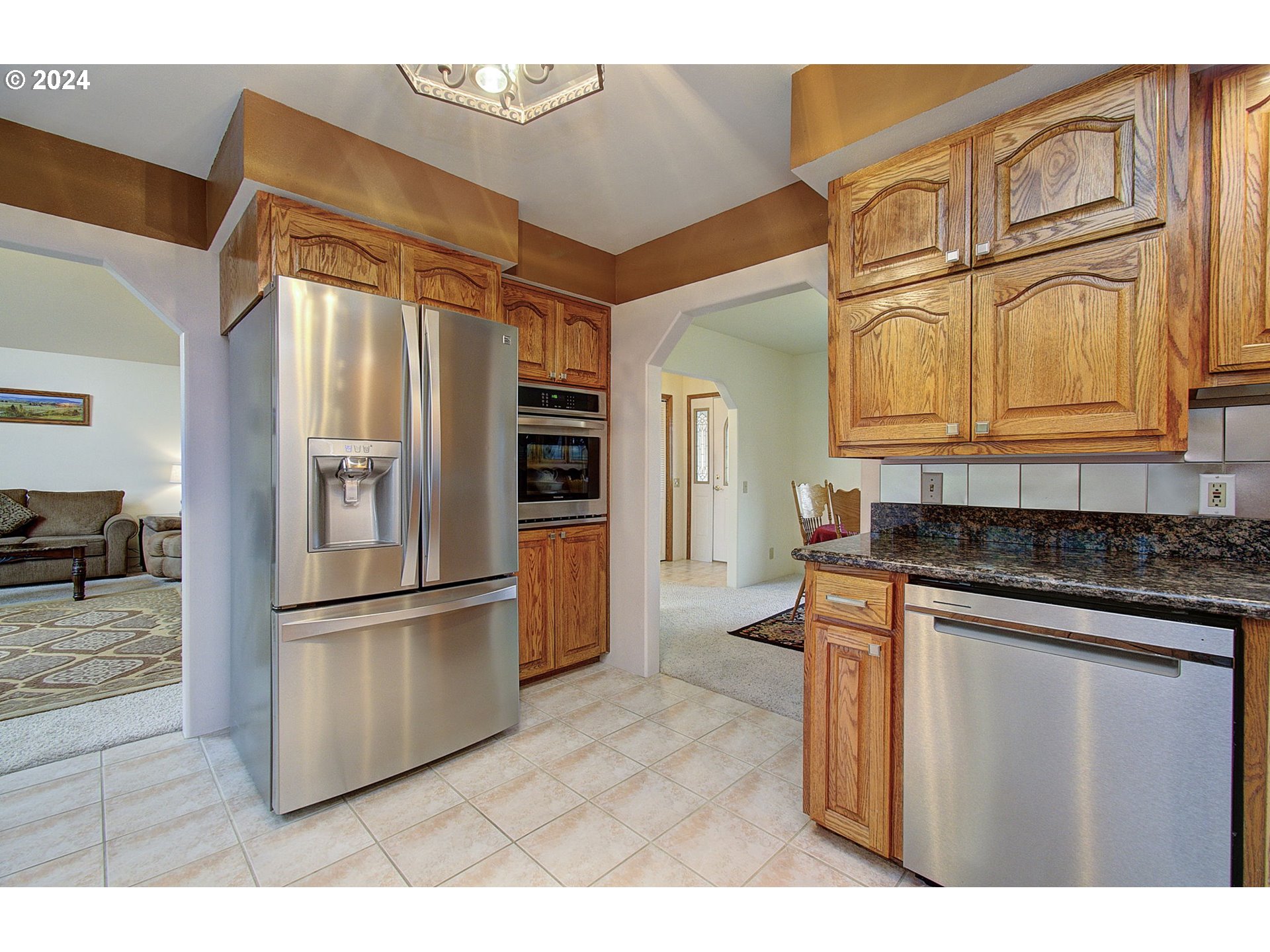 162 Southwest Peck Road White Salmon, WA 98672 - Photo 9 of 36 Kitchen