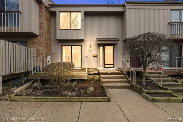 $1,950 | 1432 Oakbrook Rochester Hills, Rochester, MI 48307