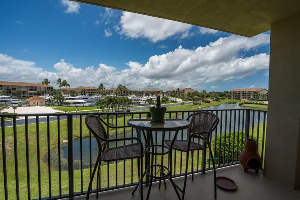 $499,000 | 901 Seafarer Circle, Unit 306, Jupiter, FL 33477