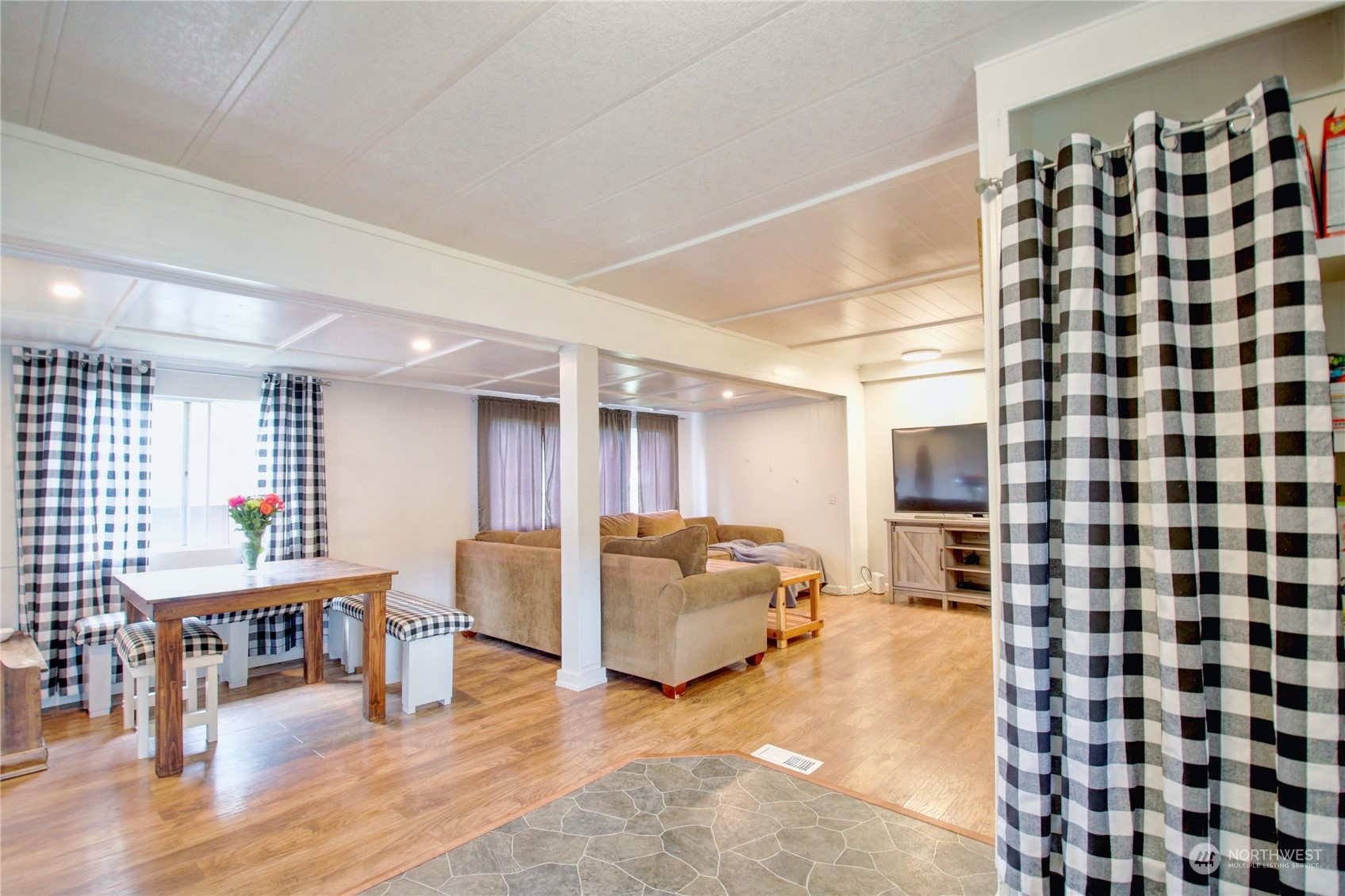 24919 Hoehn Road, Unit 33 Sedro-Woolley, WA 98284 - Photo 15 of 28 Gallery Image 15