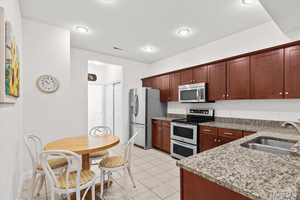 1304 Three Rivers Drive O'Fallon, IL 62269 - Photo 14 of 35