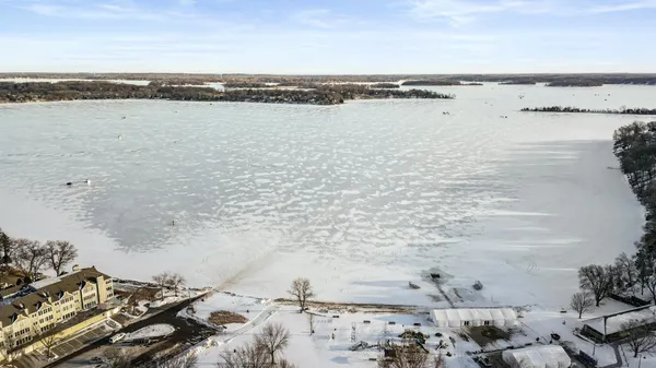 $535,000 | 2150 Old School Road, Unit 354, Mound, MN 55364