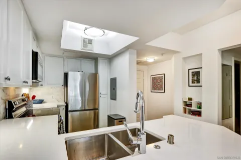 $634,000 | 2400 Fifth Avenue, Unit 326, San Diego, CA 92101