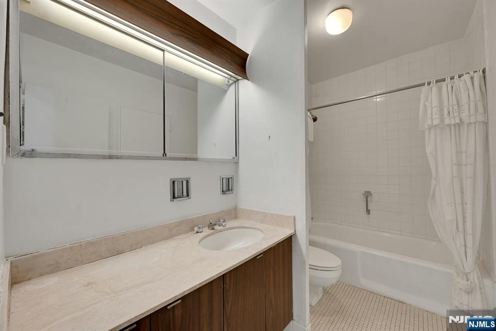 5 Horizon Road, Unit 2102 Fort Lee, NJ 07024 - Photo 24 of 32