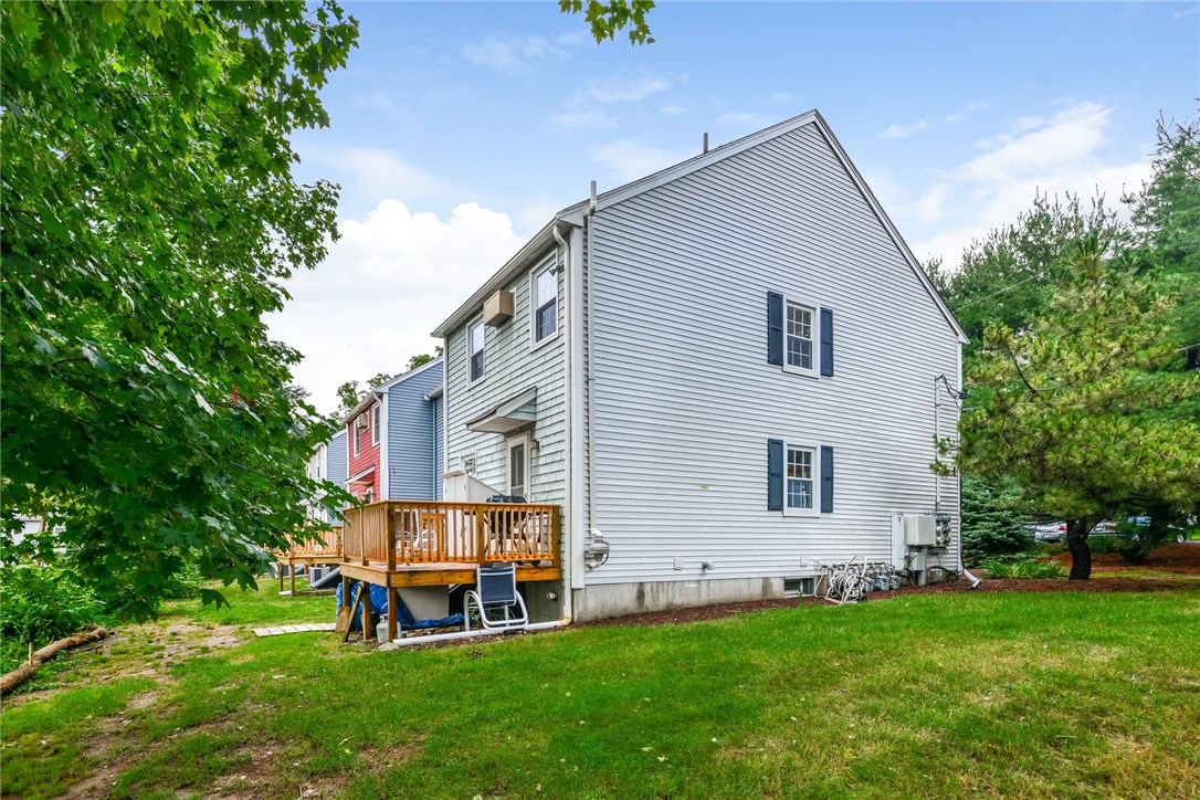 1175 Diamond Hill Road, Unit 105 Woonsocket, RI 02895 - Photo 23 of 28 Side yard