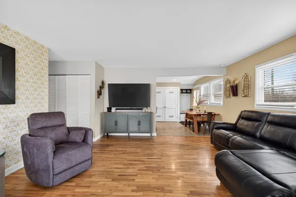 $199,900 | 5513 Sherwood Drive, Jackson, MI 49201