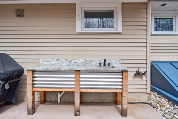 $199,900 | 5513 Sherwood Drive, Jackson, MI 49201