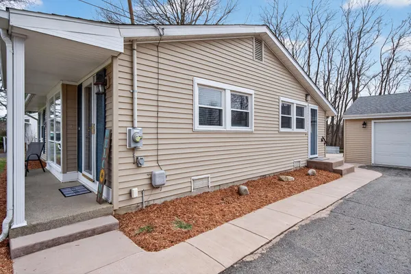 $199,900 | 5513 Sherwood Drive, Jackson, MI 49201