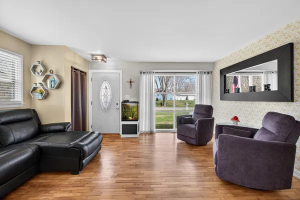 $199,900 | 5513 Sherwood Drive, Jackson, MI 49201