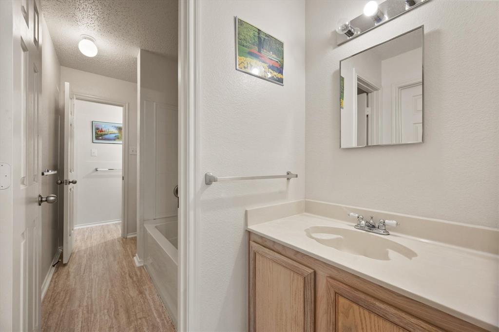 511 Travis Ranch Trail Arlington, TX 76002 - Photo 10 of 40 Gallery Image 10