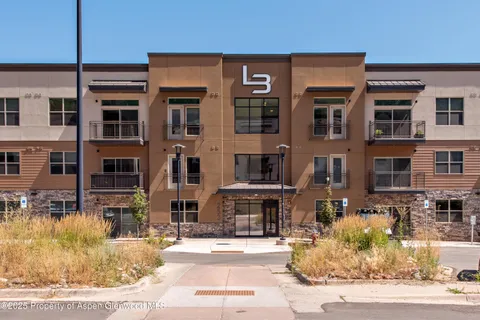 $389,000 | 253 Wulfsohn Road, Unit 114, Glenwood Springs, CO 81601