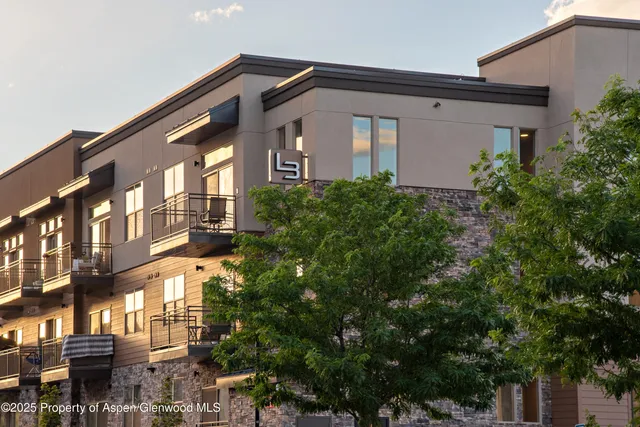 $389,000 | 253 Wulfsohn Road, Unit 114, Glenwood Springs, CO 81601