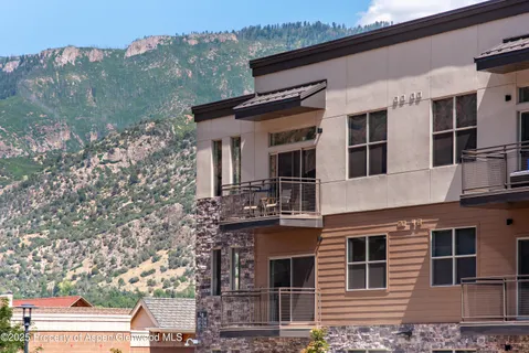 $389,000 | 253 Wulfsohn Road, Unit 114, Glenwood Springs, CO 81601