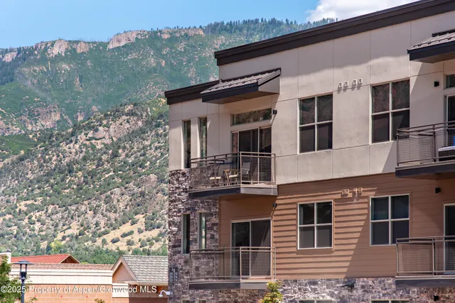 $389,000 | 253 Wulfsohn Road, Unit 114, Glenwood Springs, CO 81601