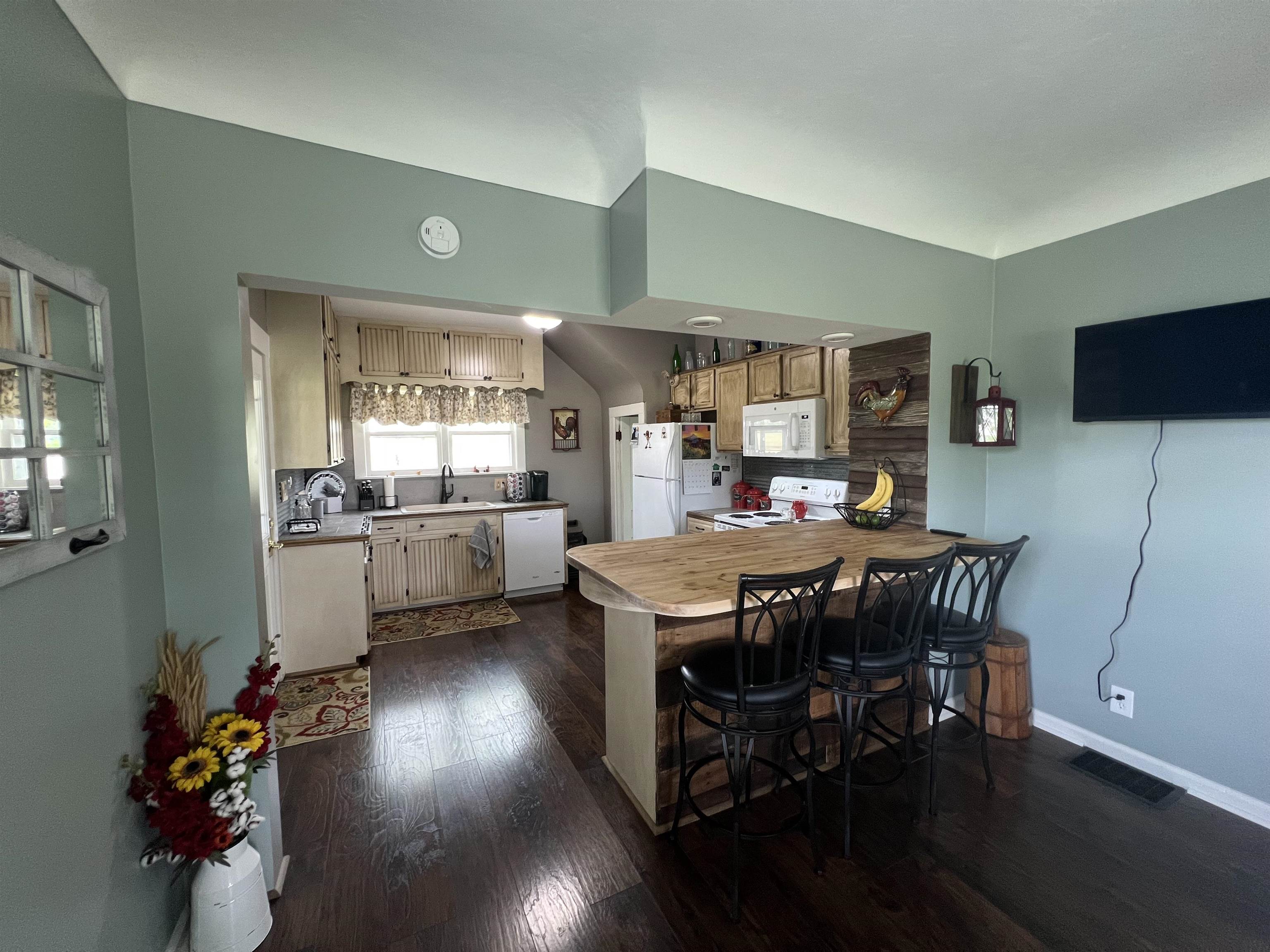 8473 Calkins Road Flint, MI 48532 - Photo 13 of 53 50110931-12.JPG