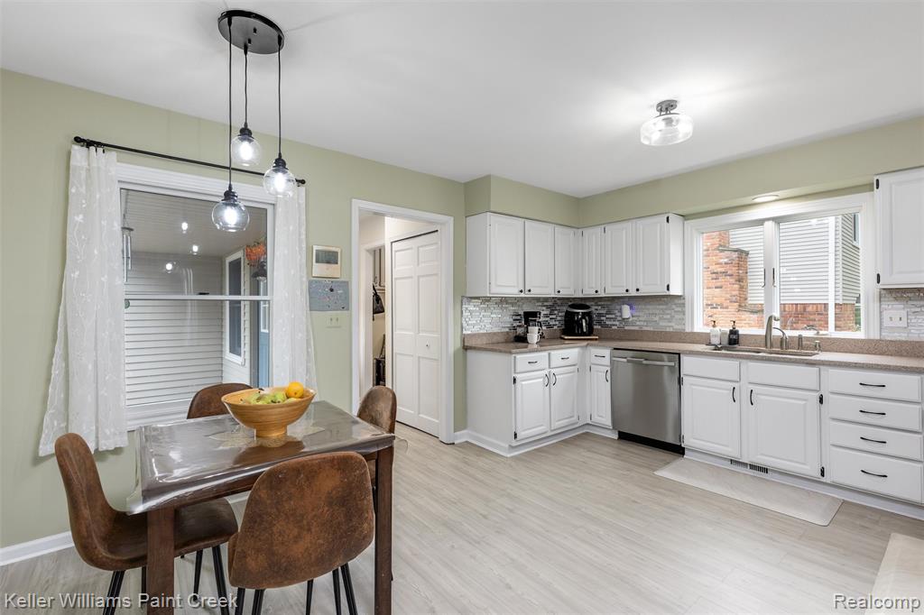 1379 Hathaway Rising Rochester Hills, MI 48306 - Photo 22 of 44 Gallery Image 22