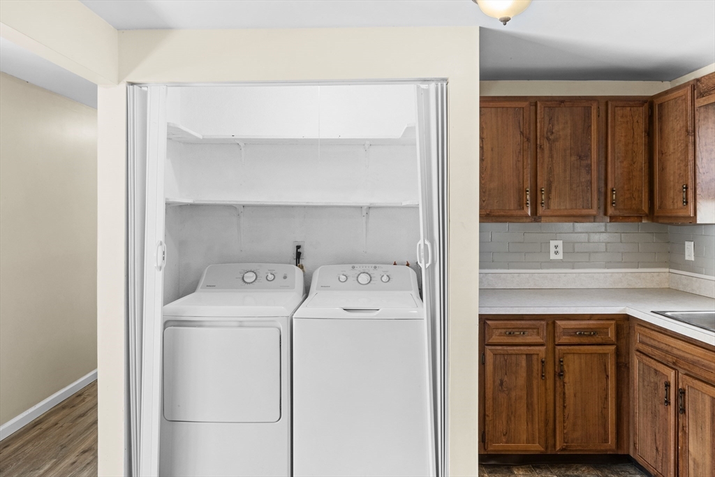 12 Parker Drive Wareham, MA 02571 - Photo 10 of 32 a utility room with dryer and washer