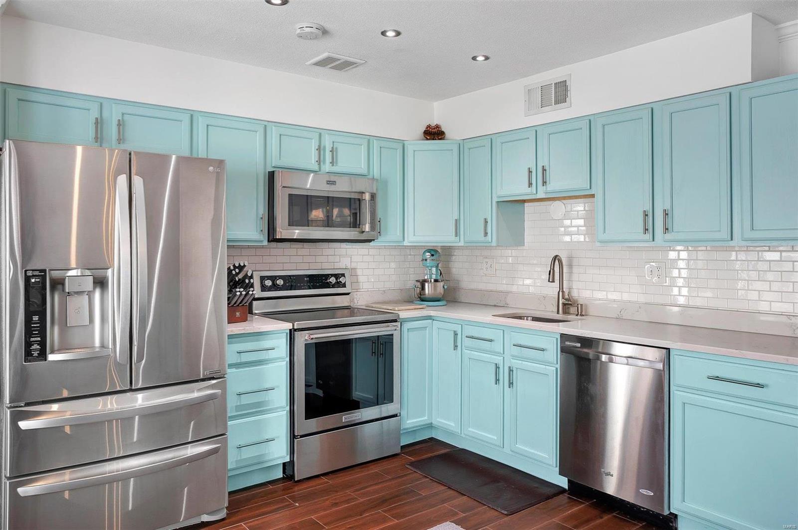 1660 Herault Place St. Louis, MO 63125 - Photo 6 of 26