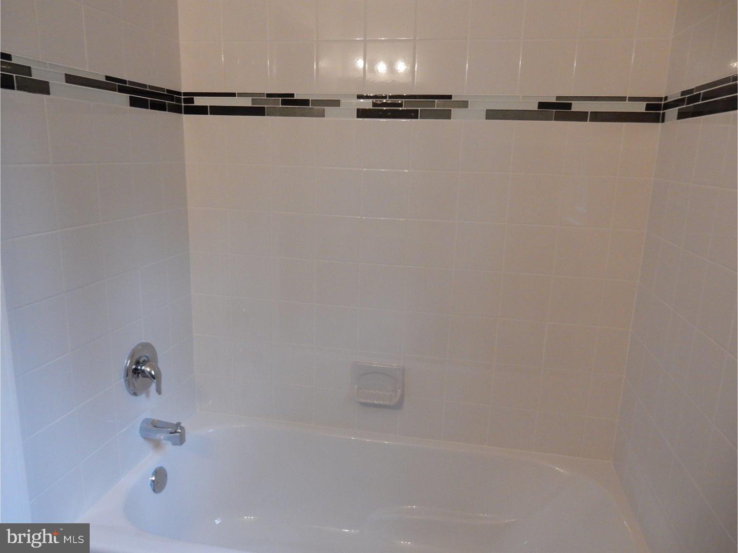 817 Bentley Road Lindenwold, NJ 08021 - Photo 14 of 20 Bathroom