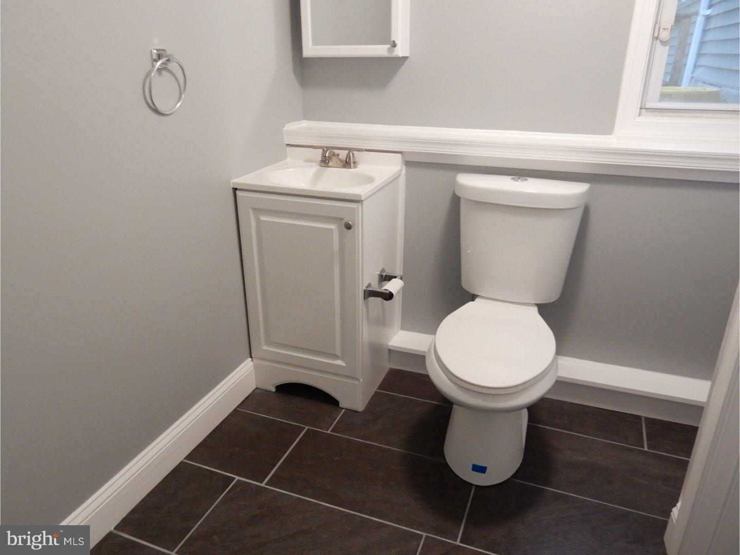 817 Bentley Road Lindenwold, NJ 08021 - Photo 16 of 20 Bathroom