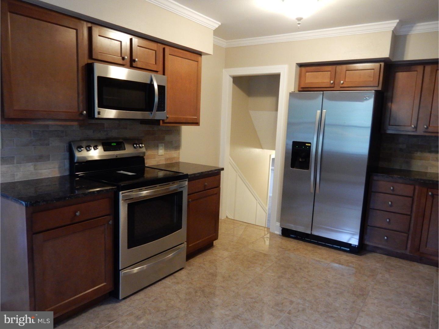 817 Bentley Road Lindenwold, NJ 08021 - Photo 4 of 20 Kitchen