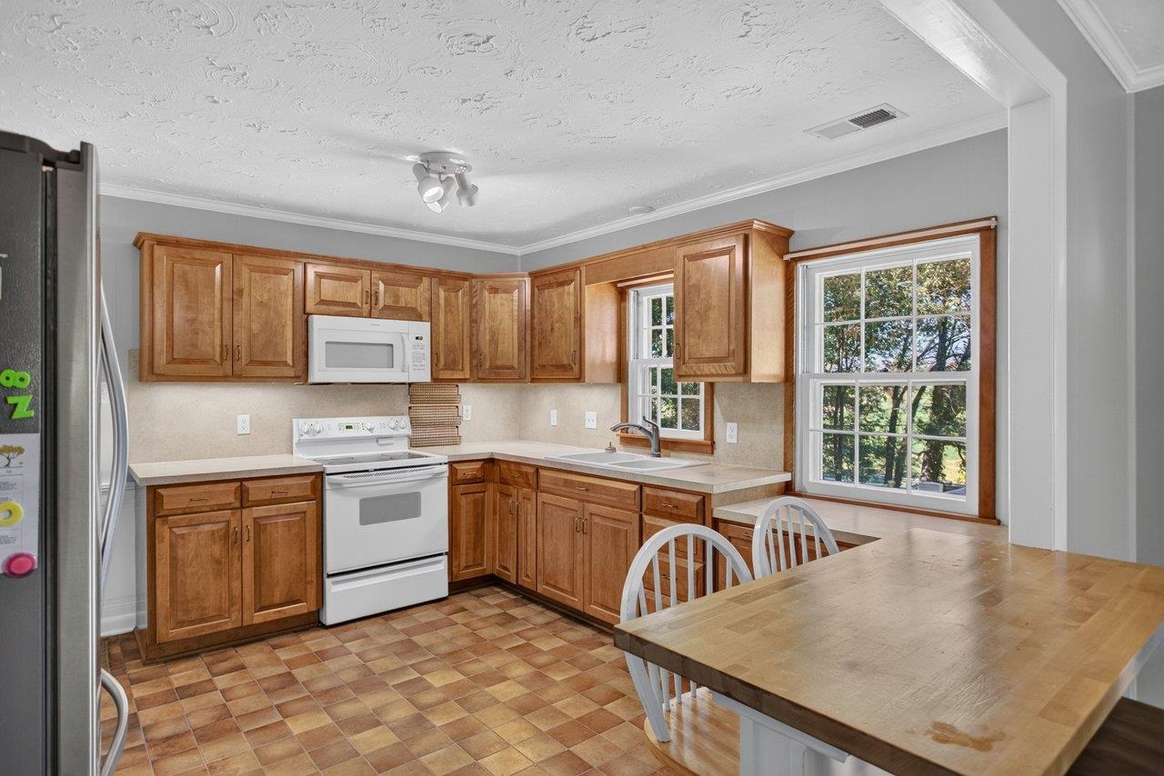 7499 Ottobine Road Dayton, VA 22821 - Photo 4 of 51 Gallery Image 4
