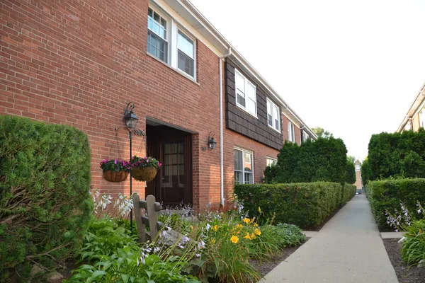 $3,500 | 395 Central Avenue, Highland Park, IL 60035