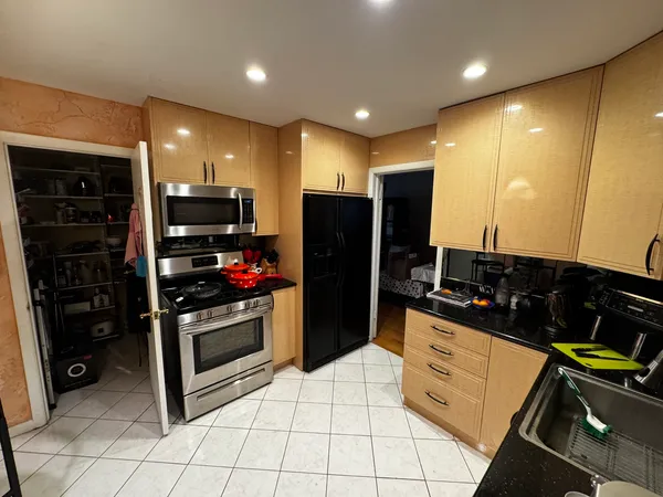 $3,500 | 395 Central Avenue, Highland Park, IL 60035